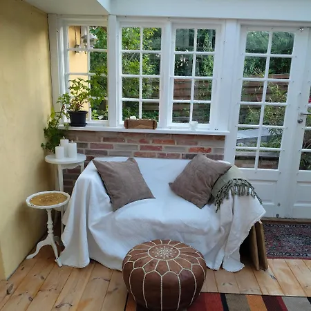 Проживание в семье Anneks Pa Landet, Taet Pa Skov Og