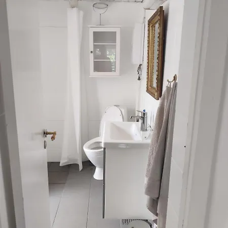 Проживание в семье Anneks Pa Landet, Taet Pa Skov Og *